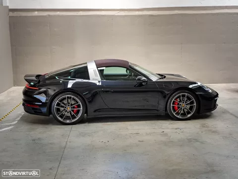Porsche 911 (992)