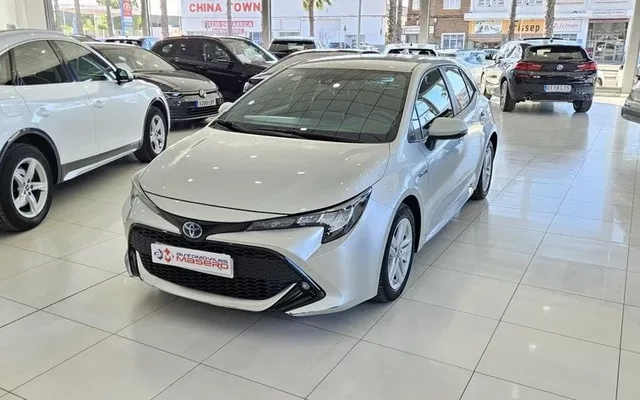 TOYOTA Corolla 1.8 125H ACTIVE TECH E-CVT