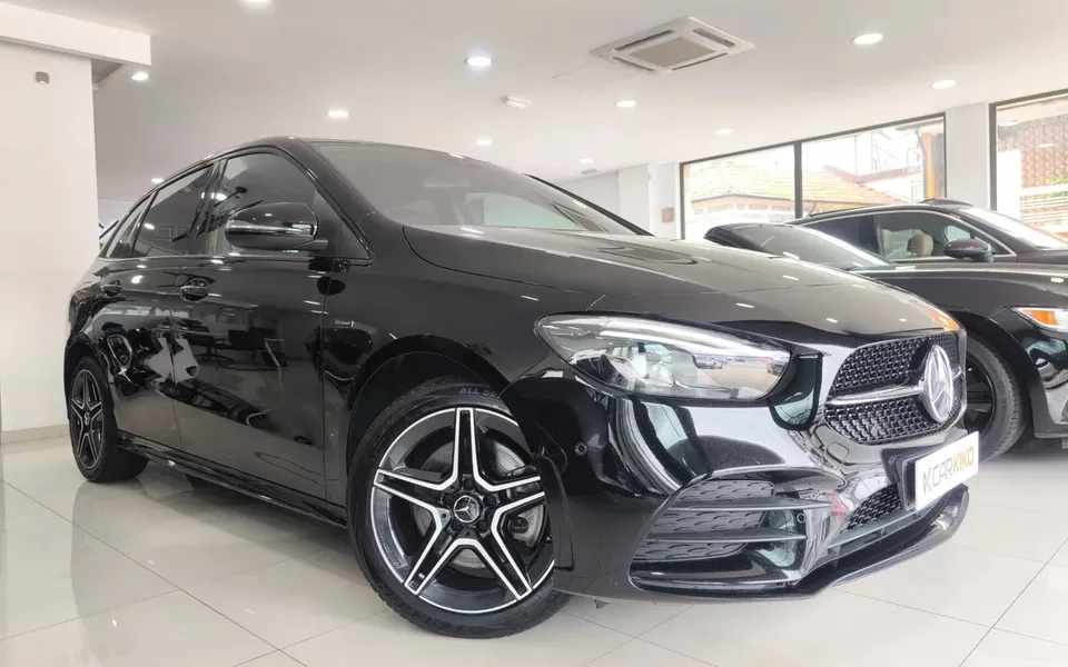 Mercedes-Benz B 250 e AMG Line