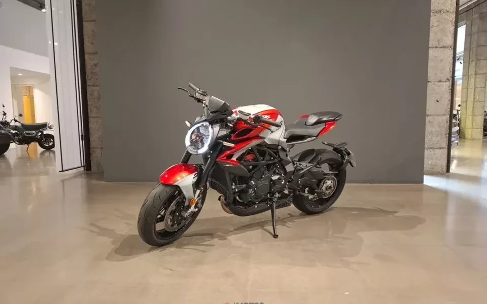 MV Agusta Brutale 800
