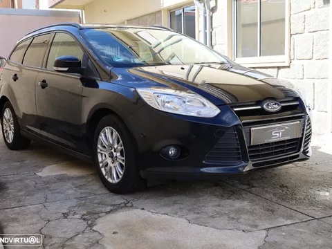 Ford Focus 1.0 EcoBoost S&S Champions Edition