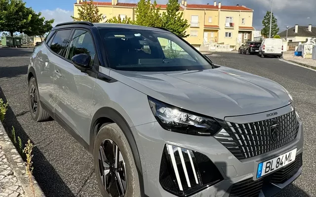 Peugeot 2008 1.2 PureTech GT EAT8