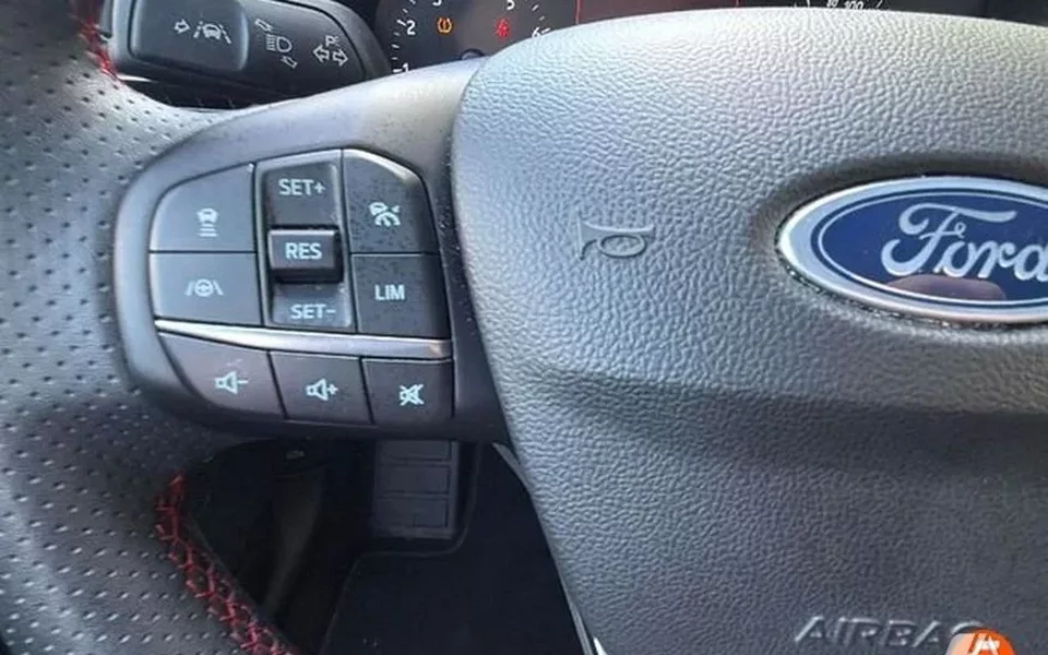FORD Focus 1.0 Ecoboost MHEV 114kW ST-Line Auto