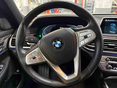 BMW - Série 7 - 745 e iPerformance