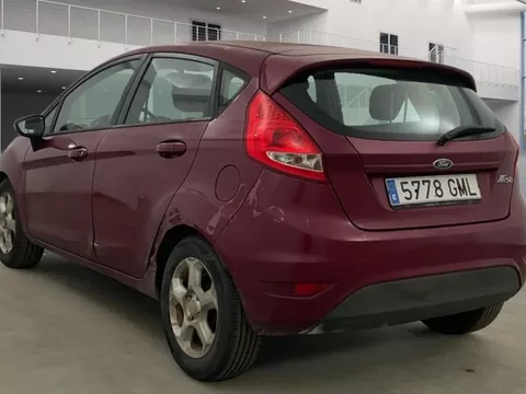 Vendido: FORD Fiesta Fiesta 1.25 Trend 82 - 2100€ en Plasencia