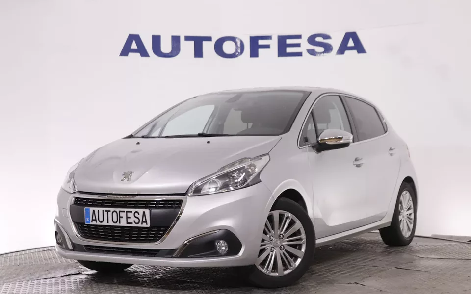 Peugeot 208 1.2 PURE TECH ALLURE 82CV 5P # PARKTRONIC