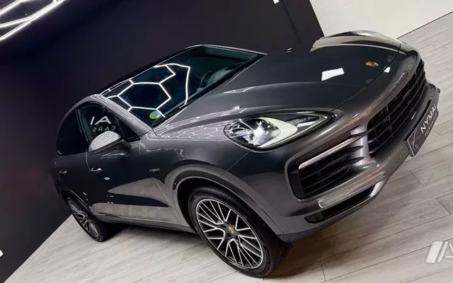 PORSCHE Cayenne E-Hybrid