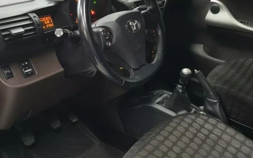 Toyota iQ 1.0 VVT-i Essential+AC