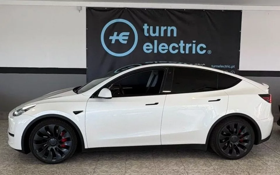 Tesla Model Y Performance Dual Motor AWD