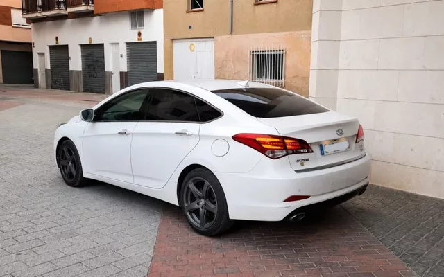 HYUNDAI i40 i40 CW 1.7CRDI Bluedrive Tecno