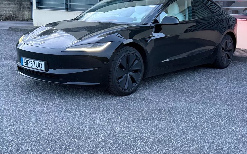 Tesla Model 3 Tração Traseira Premium
