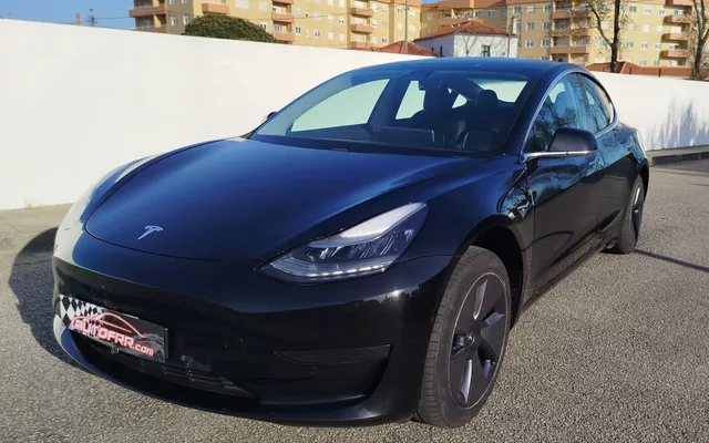 Tesla Model 3 Tração Traseira