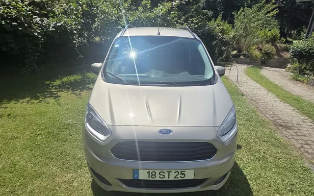 Ford Tourneo Courier 1.0 EcoBoost Ambiente