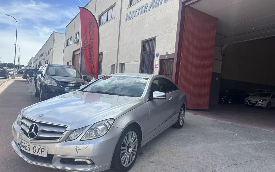 MERCEDES-BENZ Clase E E Coupé 250 CGI BE Aut.