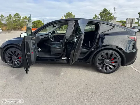 Tesla Model Y Performance Dual Motor AWD