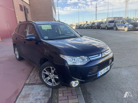 MITSUBISHI Outlander Outlander 220DI-D Kaiteki AT 4WD