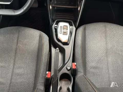 PEUGEOT 208 208 1.2 Hybrid Style e-DCS6 110