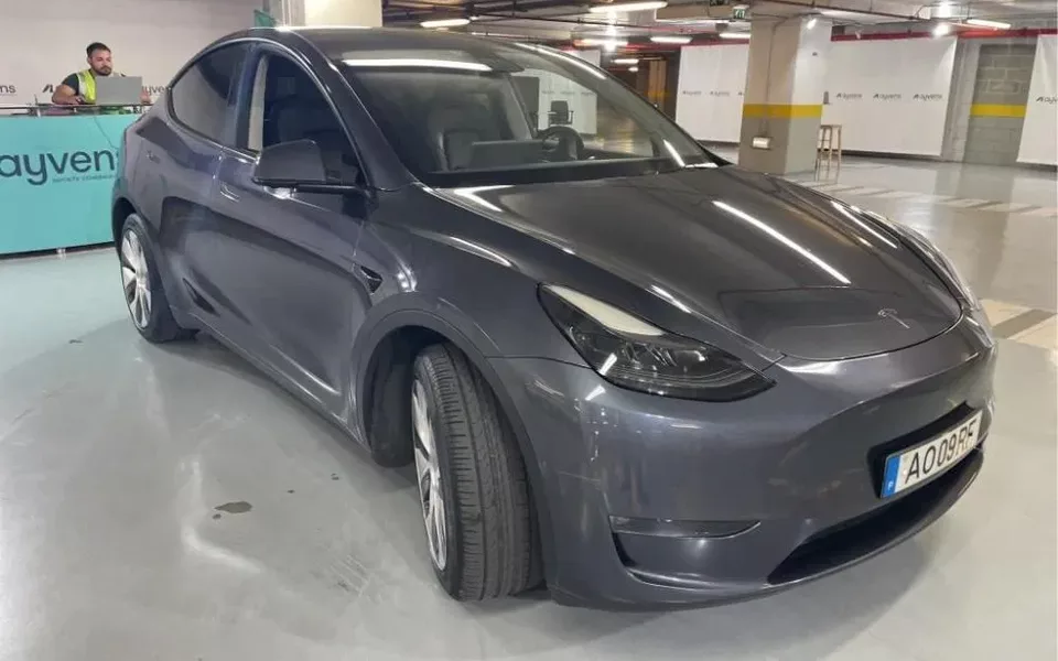 Tesla Model Y Long Range Tração Integral