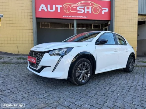 Peugeot e-208