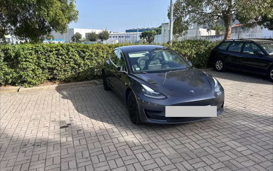 Tesla Model 3 Standard Range Plus RWD