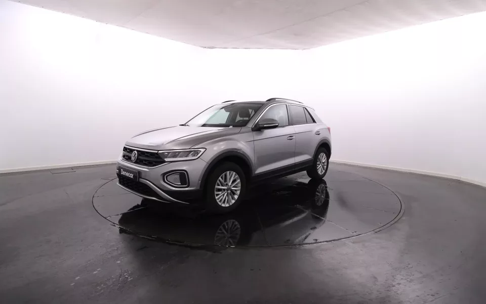 Volkswagen T-Roc 1.0 TSI Life 110cv / Vidros Escurecidos / LED / JLL