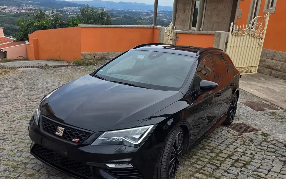 SEAT Leon ST 2.0 TSI S&S 4Drive DSG Cupra 300