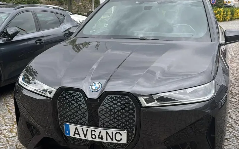 BMW iX xDrive 40 Pack Desportivo