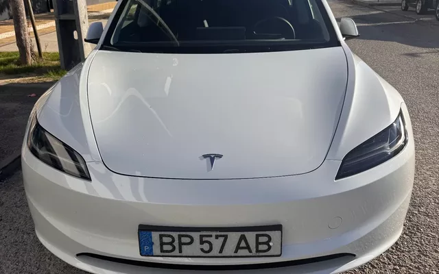 Tesla Model 3 Tração Traseira