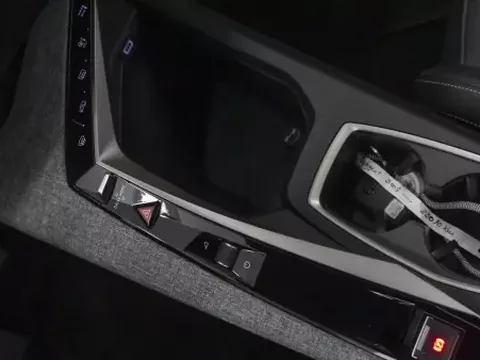Peugeot 3008 2025 1.2 Hybrid Allure e-DCS6