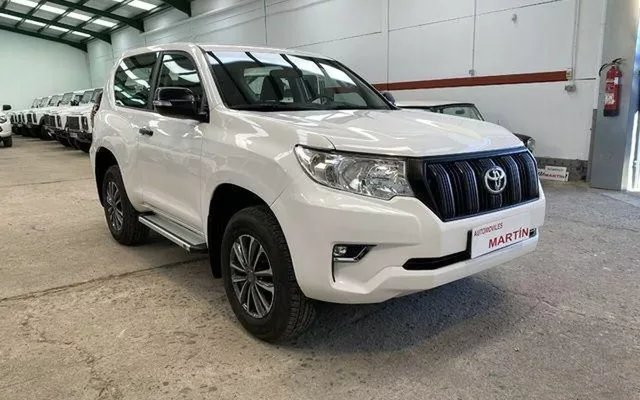 TOYOTA Land Cruiser Land Cruiser D-4D GX