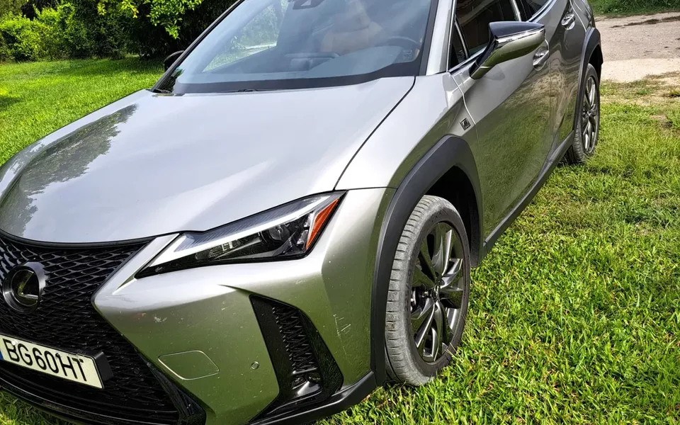 Lexus UX 250h F Sport