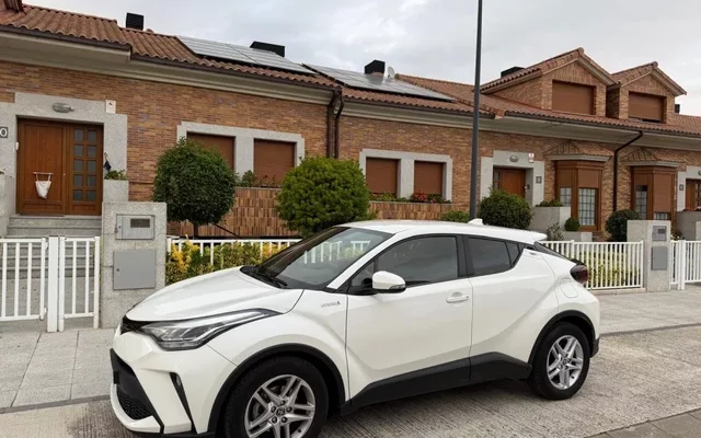 TOYOTA C-HR C-HR 125H Active