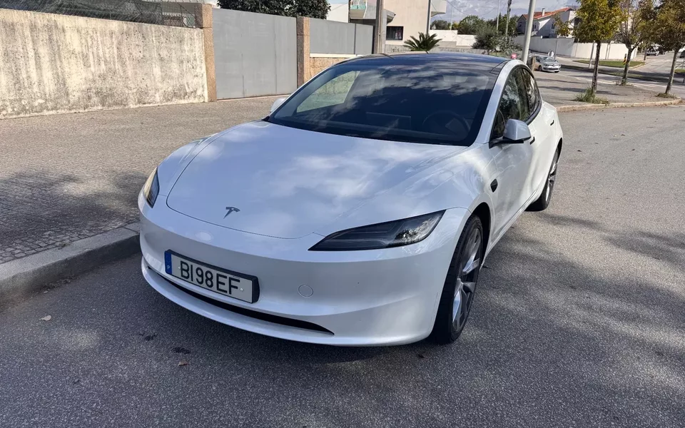 Tesla Model 3 Tração Traseira Premium