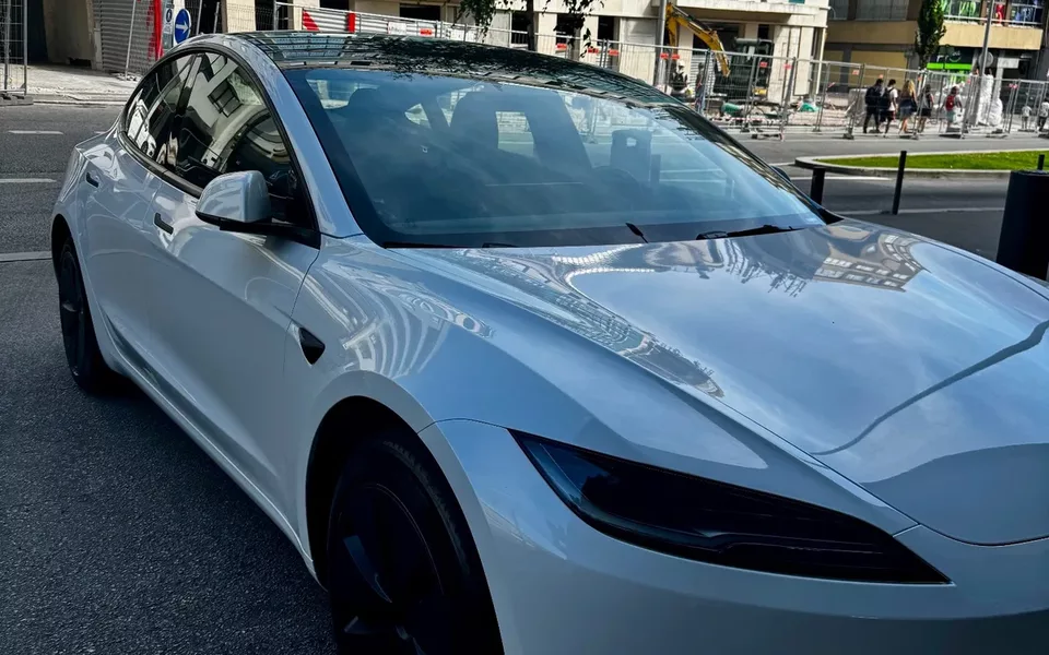 Tesla Model 3 Tração Traseira