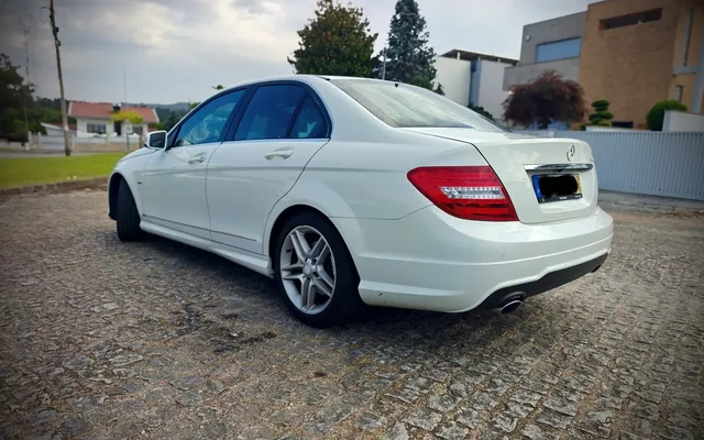Mercedes-Benz C 220 (BlueTEC) d 7G-TRONIC AMG Line