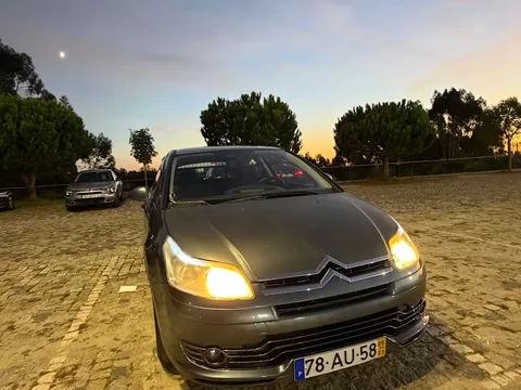 Citroën C4 1.6 HDi 110 by Loeb