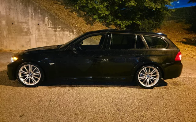 BMW 320