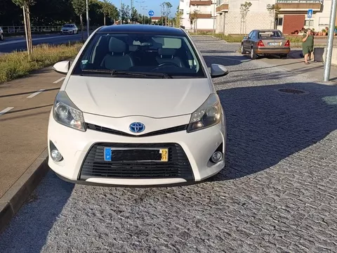 Toyota Yaris ver-1-5-hsd-comfort