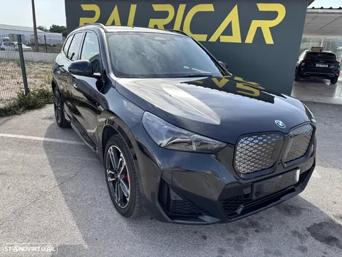BMW iX1 eDrive20 Pack Desportivo M Pro