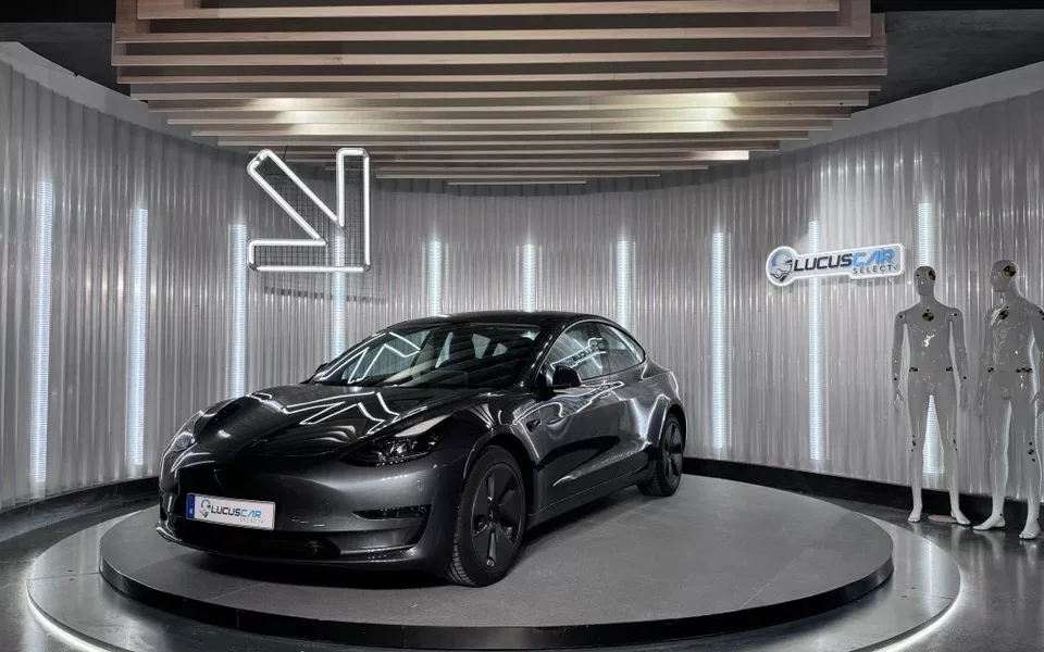 TESLA Model 3 Model 3 Long-Range Dual Motor Performance AWD