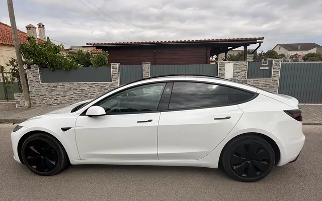 Tesla Model 3 Tração Traseira Premium