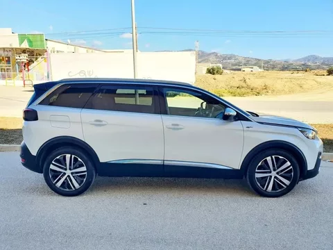 PEUGEOT 5008 SUV PEUGEOT 5008 SUV Todoterreno 181cv Automático de 5 Puertas - 9500€ en