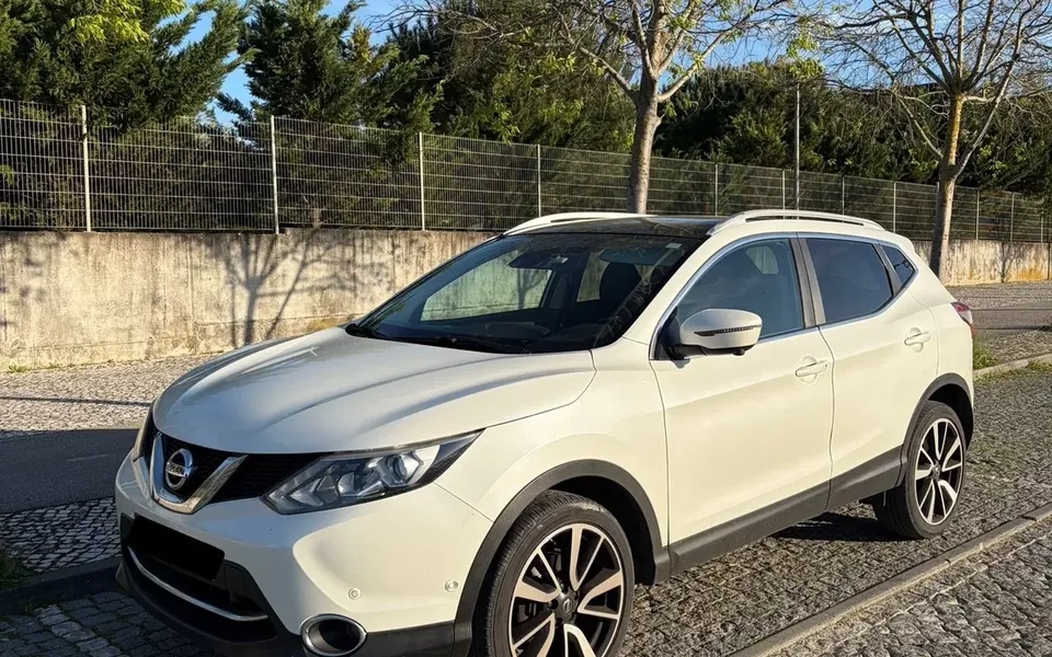 Nissan Qashqai 1.5 dCi Tekna Pele