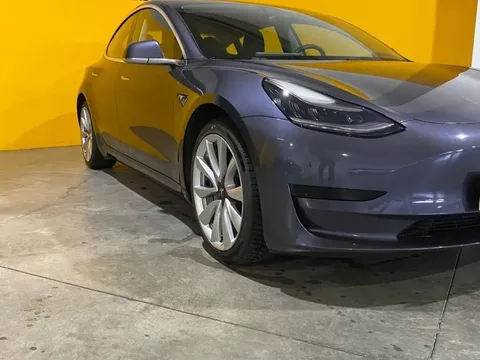Tesla Model 3 Standard Range Plus RWD