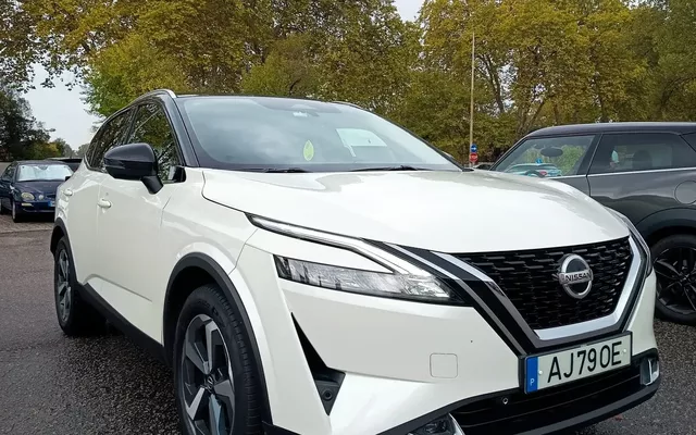 Nissan Qashqai 1.3 DIG-T N-Connecta J18