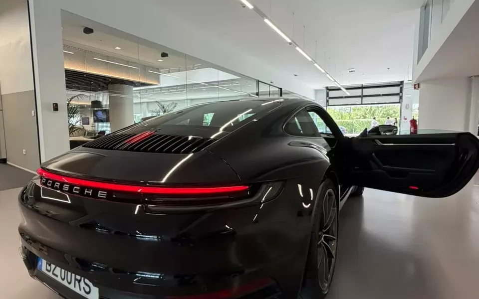 Porsche 911 (992)