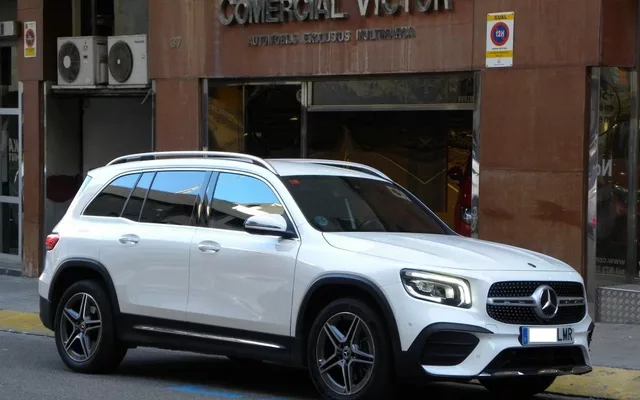MERCEDES-BENZ Clase GLB GLB 200d 8G-DCT 7 plazas - 36900€ en Lleida