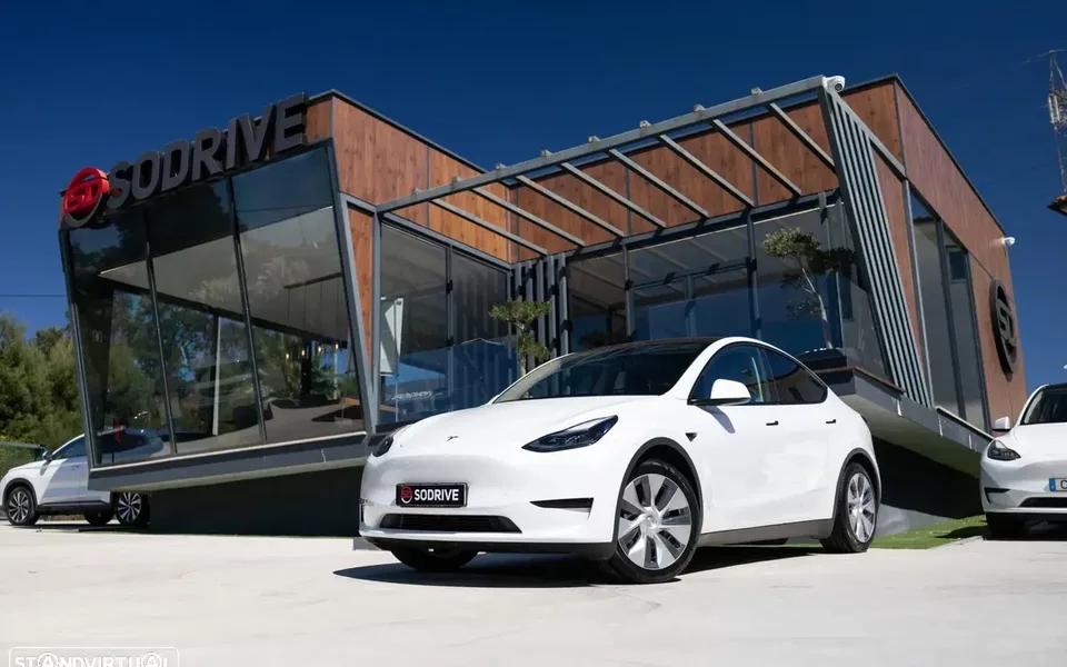 Tesla Model Y Long Range Dual Motor AWD