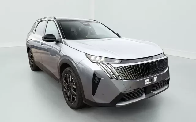 Peugeot 5008 Hybrid 145 GT Pano ComfortP GPS Zéro km immatriculé