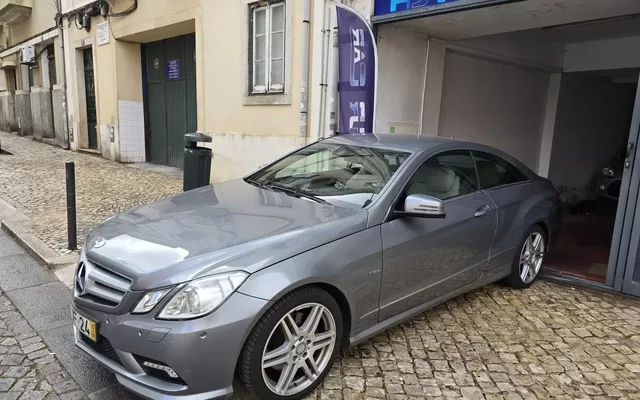 Mercedes-Benz E 250 CDi Avantgarde BlueEfficiency